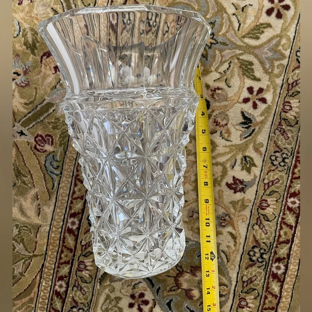 The Baccarat Maison’s Celimene small vase is cut from crystal niob